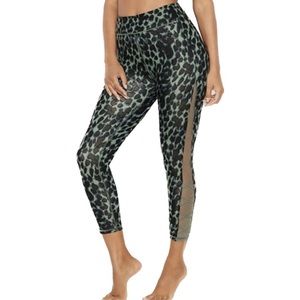 Victoria’s Secret Sport Leggings Lace Up Mesh Leg Blue Green Leopard Size 6